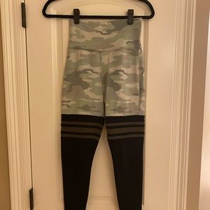 Set of 2 Bombshell Sportswear Camo Leggings